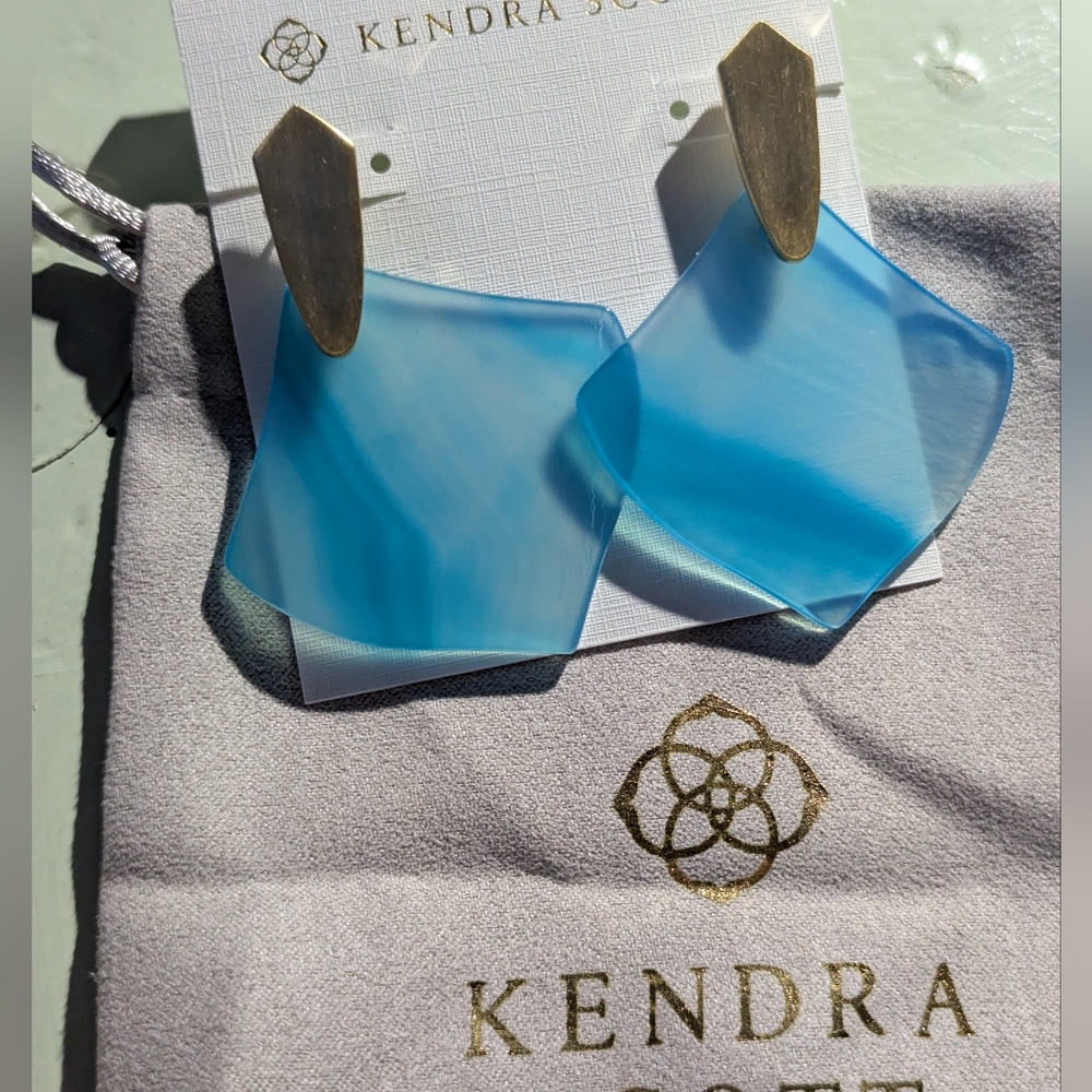 NWT Kendra Scott Astoria Teal Agate Earrings